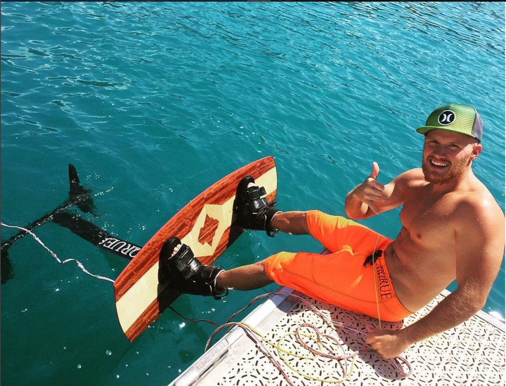 Wakefoil Paradise avec Horue Movie